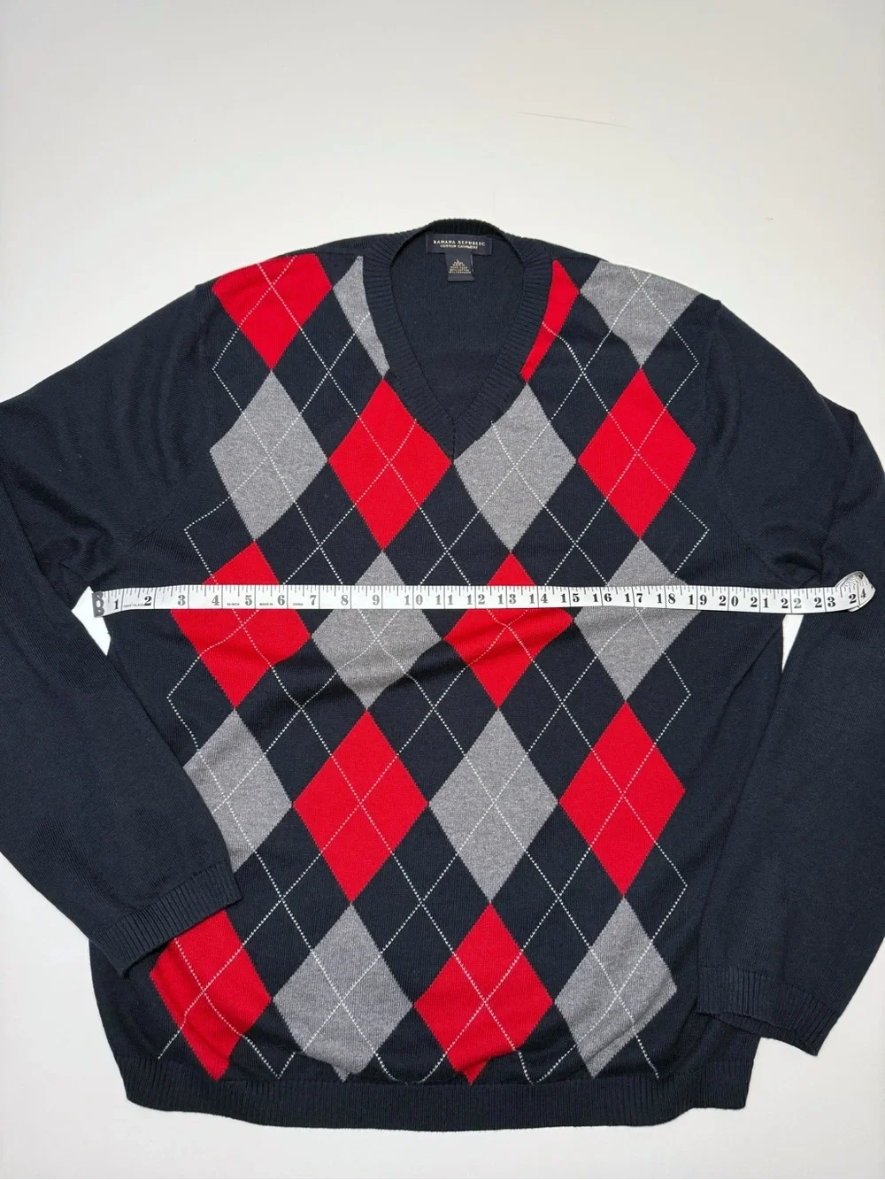 Banana Republic cotton cashmere v-neck sweater, navy, red & gray argyle, large